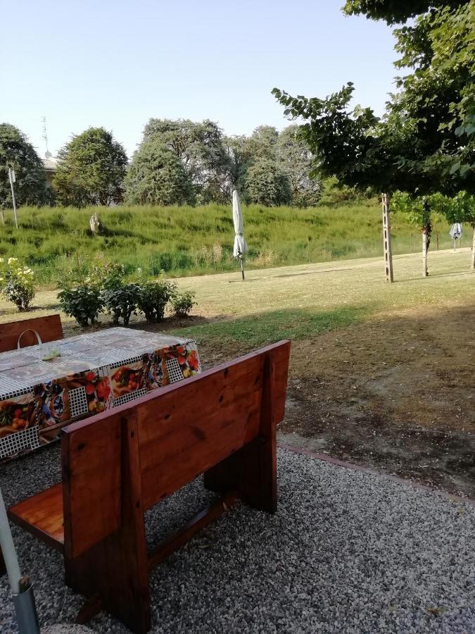 Villa Lilli 2 แฟร์รารา ภายนอก รูปภาพ